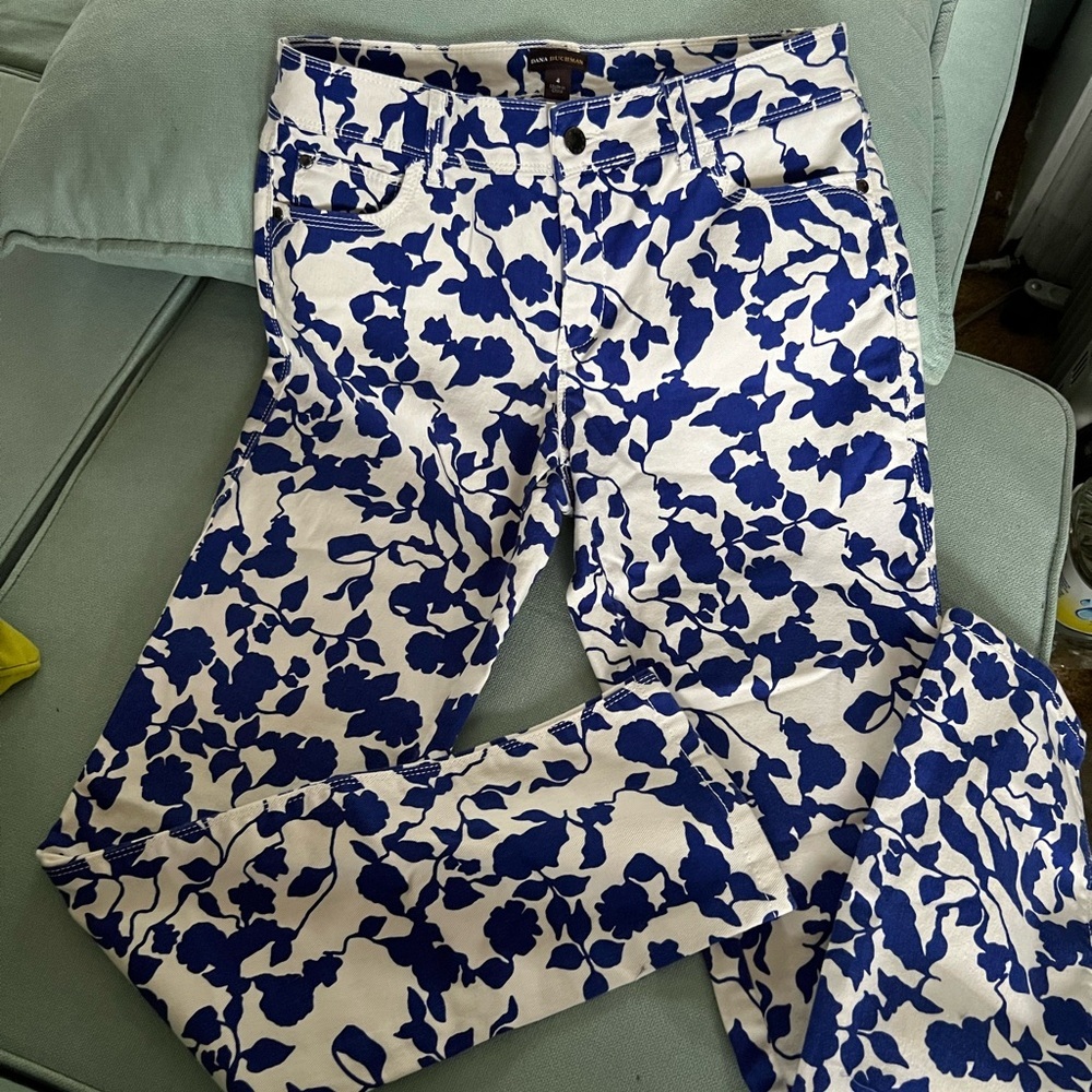 Dana Buchman Blue Print Pants (size: 4)